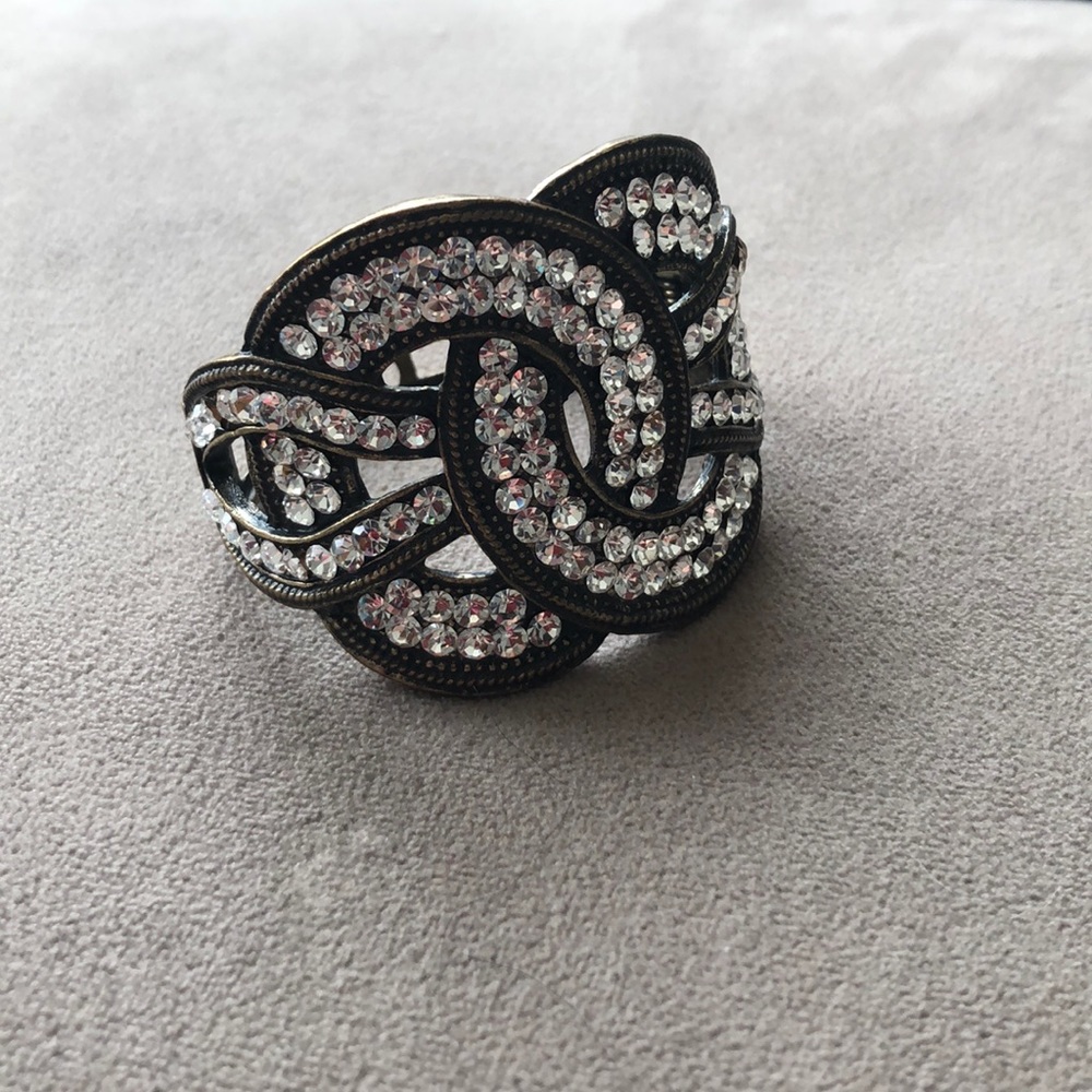 Costume jewelry bracelet